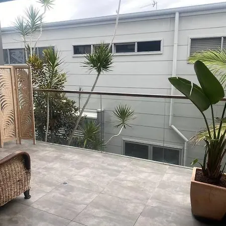 Casa De Mork - Entire 3 Storey Beach Villa Gold Coast Exterior photo